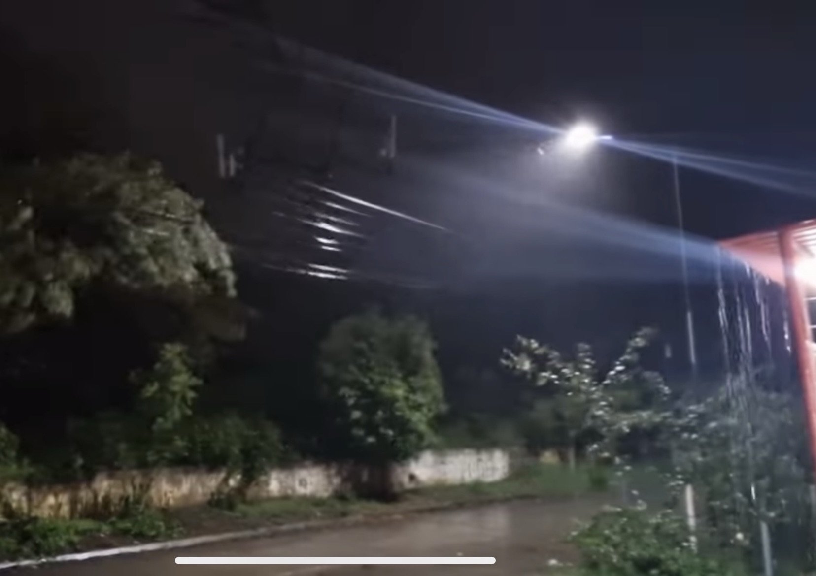 Por intensa lluvia y vientos del norte en madrugada, reportan afectaciones en Xalapa