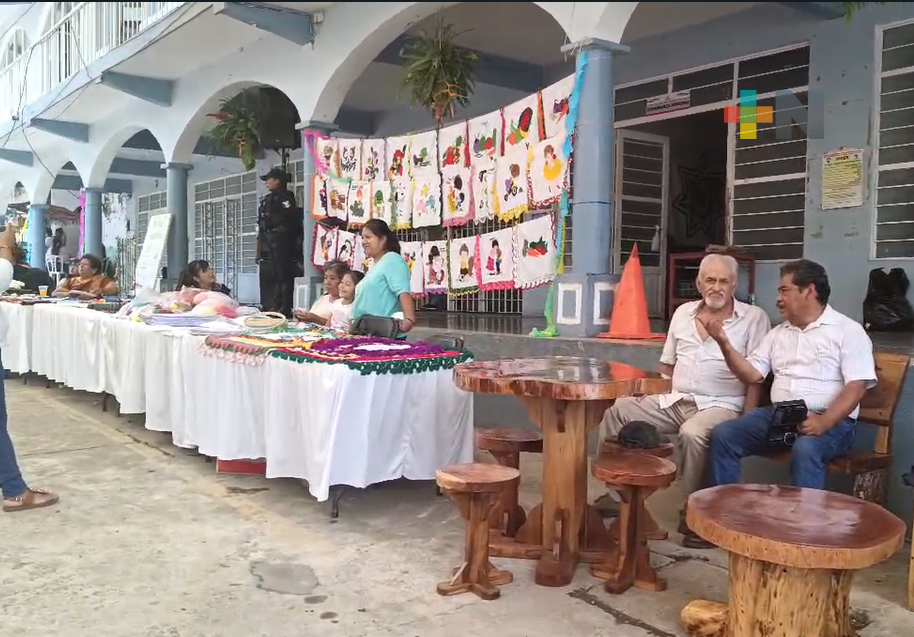 En Naranjal realizan muestra artesanal durante celebración de San Cristóbal