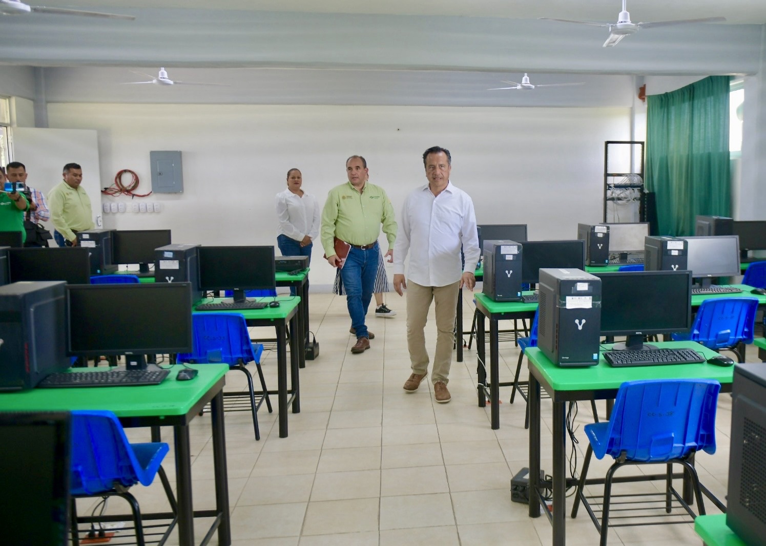 Inaugura Cuitláhuac García Conalep en Vega de Alatorre