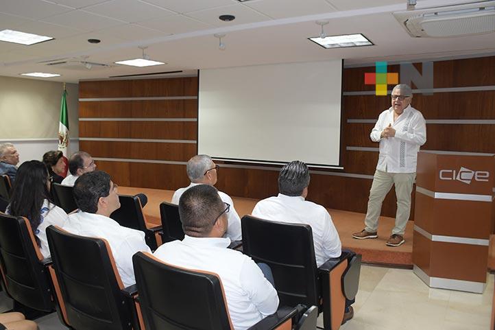 UV, pionera en implementación de enseñanza dual