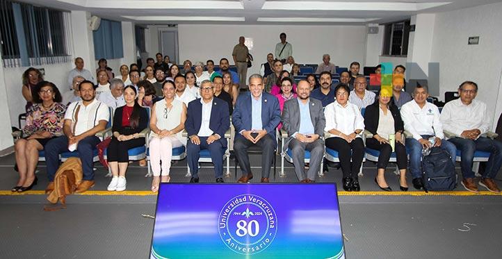 Necesaria la vinculación con los sectores sociales: Rector