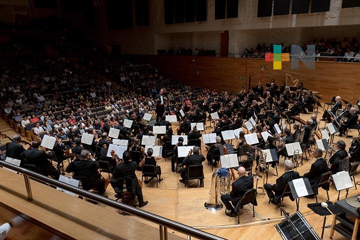 UV reconoce aportes de OSX a la cultura musical en su 95 aniversario