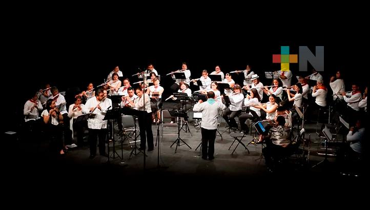 Música UV realizó homenaje póstumo a tres académicos