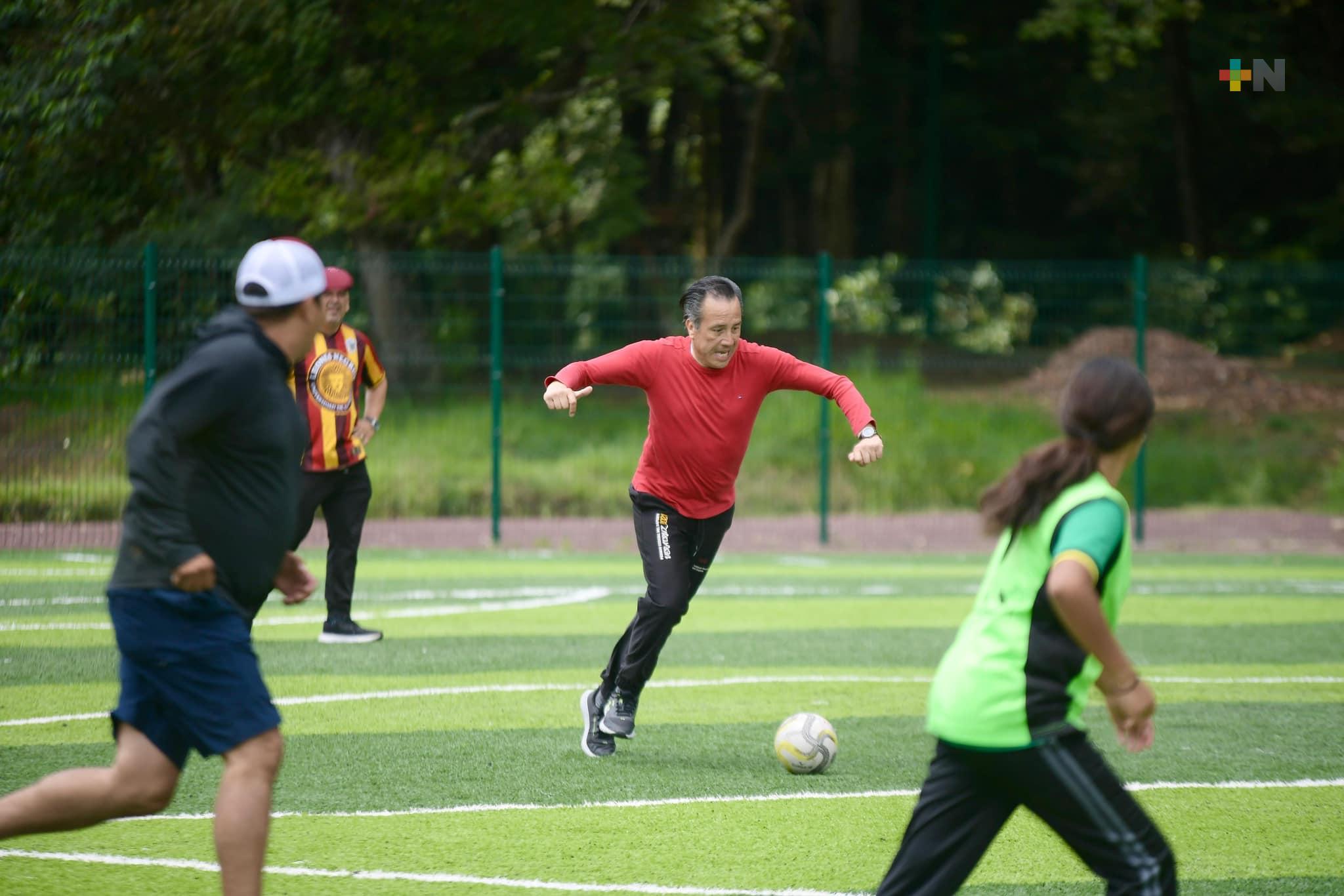 Cuitláhuac García inaugura canchas y el parque «Molinos de San Roque»