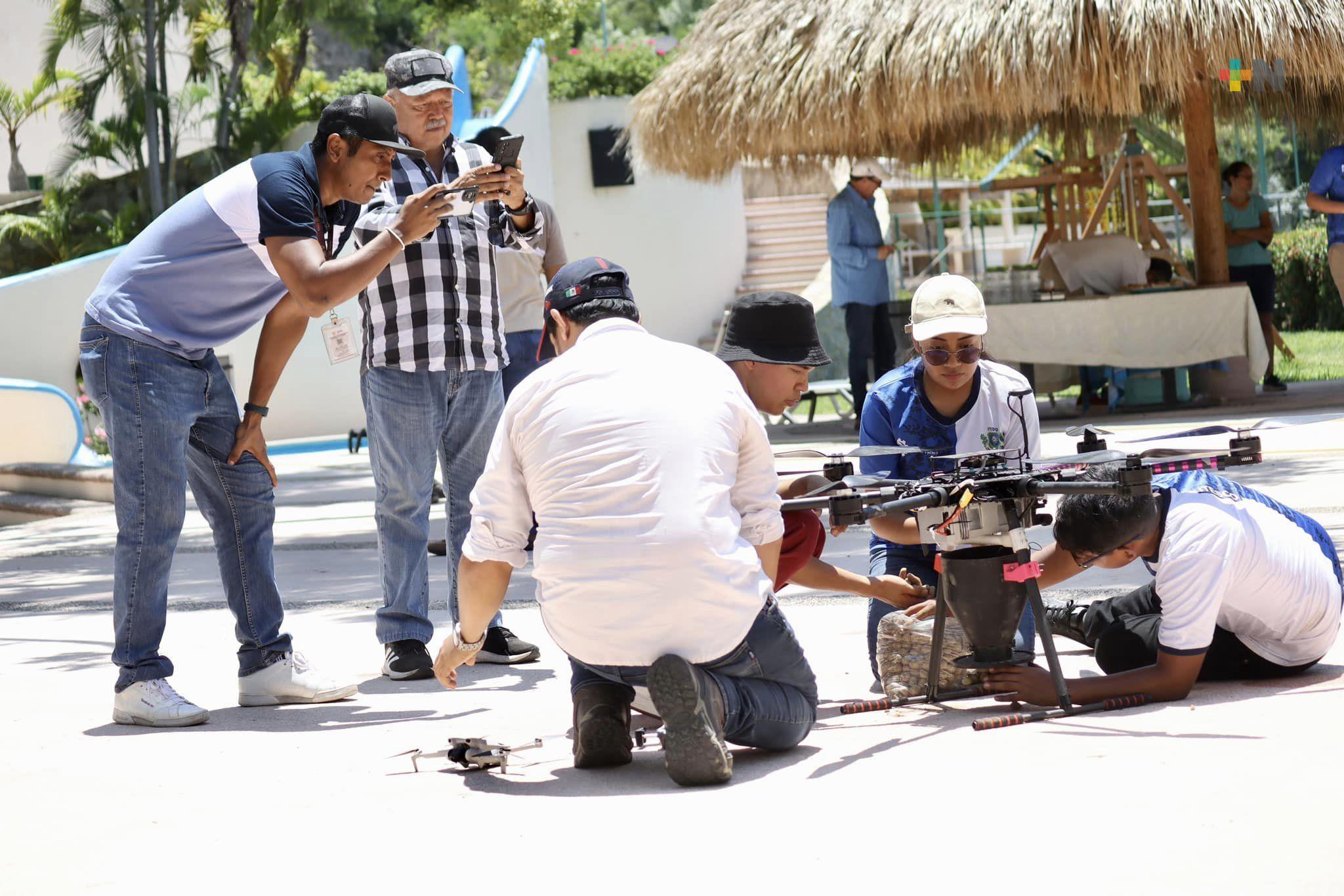 Con tecnología de drones, estudiantes del ITESCO apoyan reforestación en Guerrero: Cuitláhuac García