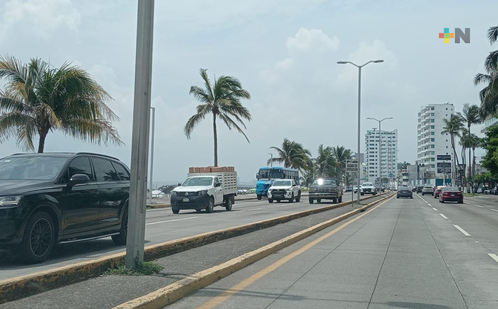 Exhortan a ciudadanos a bajar velocidad en cruce peatonales