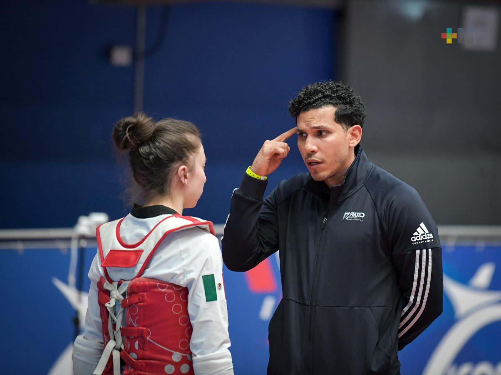 Debuta Abel Mendoza como entrenador nacional de taekwondo en París 2024