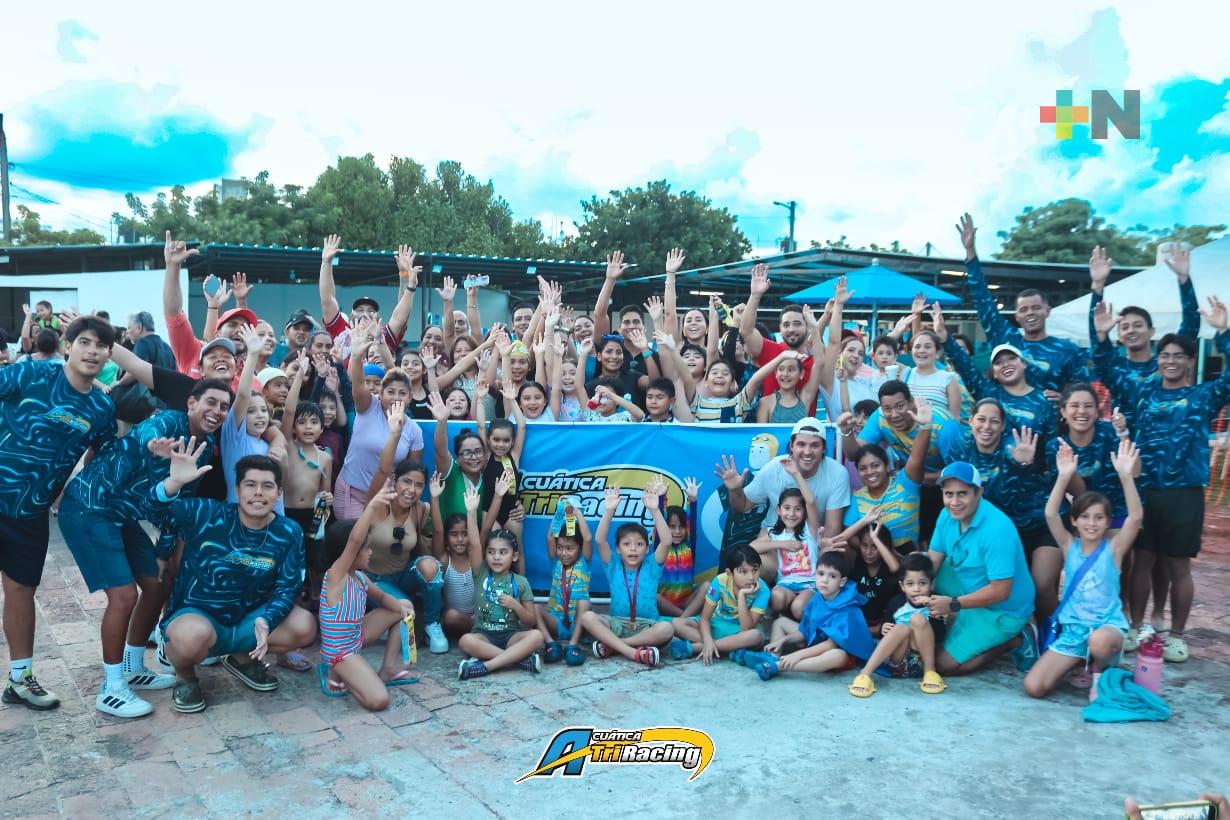 Brilla Acuática TriRacing en el Circuito Jarocho de Natación