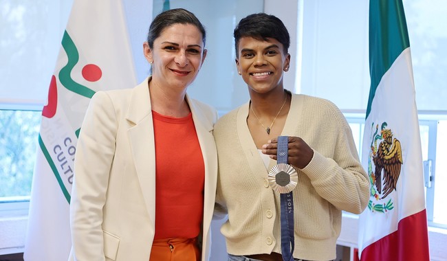 Prisca Awiti se reúne con Ana Guevara tras histórica medalla en París 2024