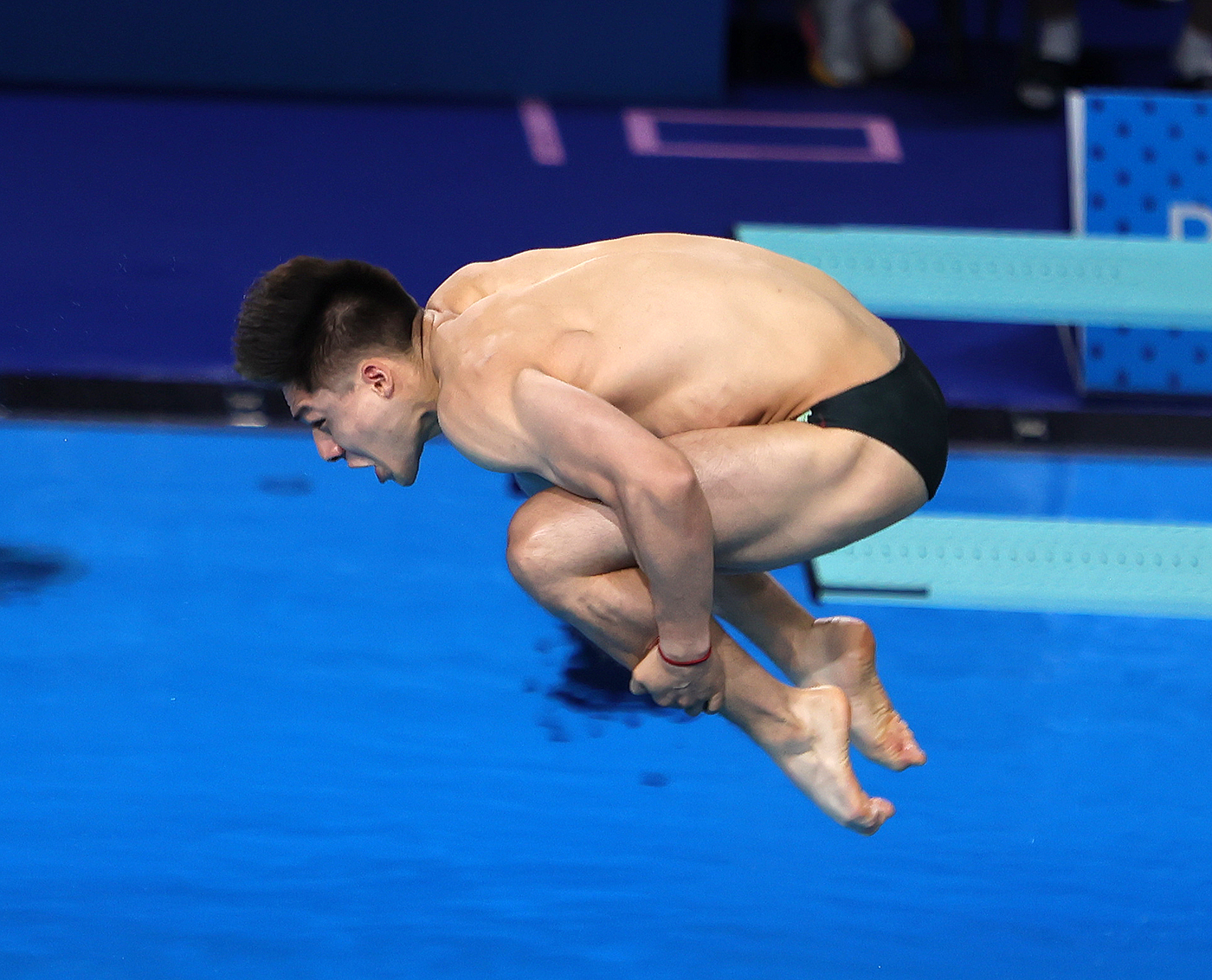 Osmar Olvera avanza a las semifinales de trampolín individual en París 2024