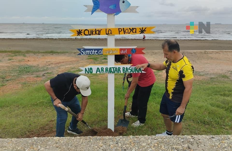 Con letreros buscan crear conciencia en cuidado de las playas en Coatzacoalcos