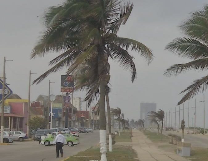 Coatzacoalcos impondrá regulaciones para reducir contaminación visual