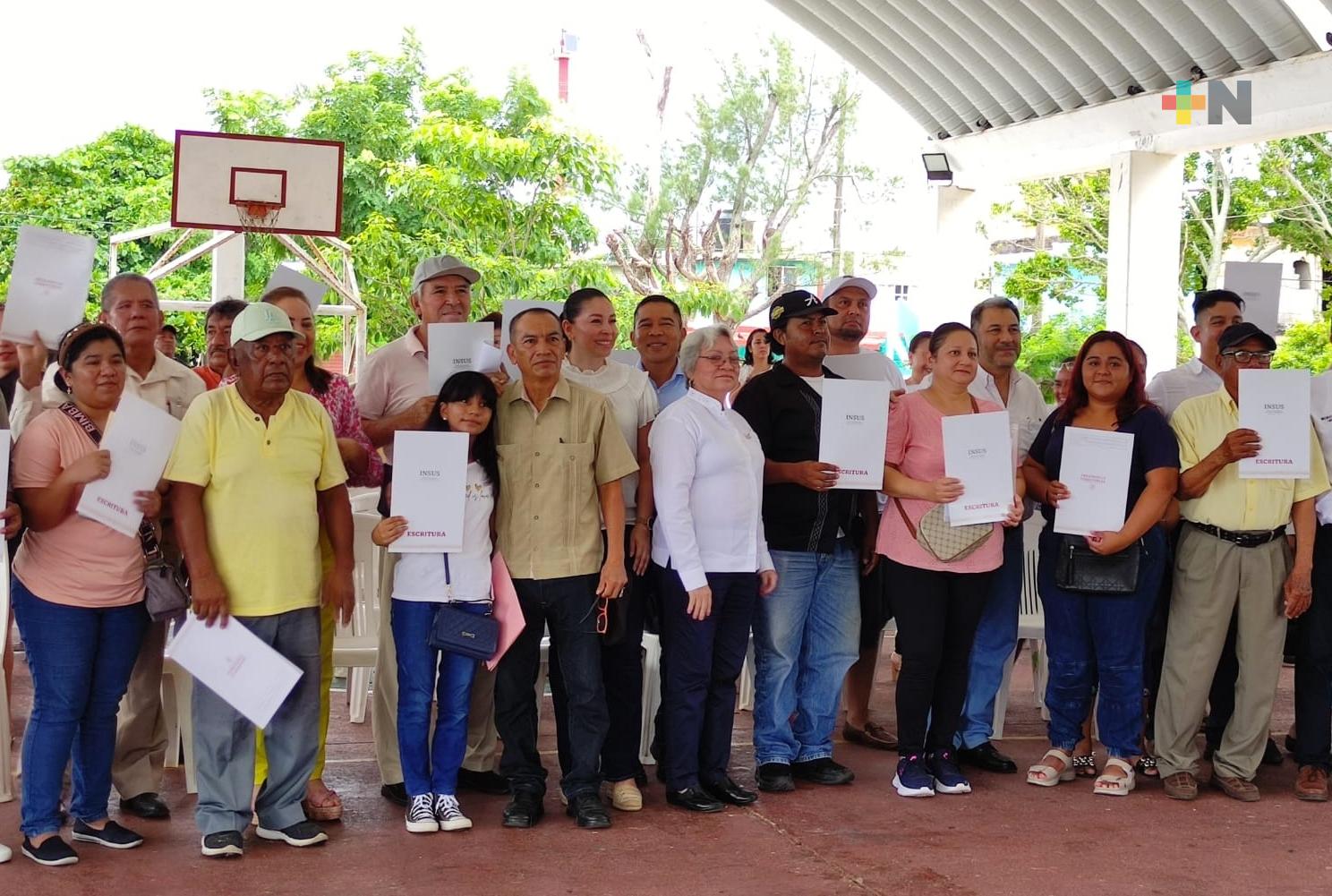 En Villa Allende, 78 familias reciben escrituras de sus viviendas