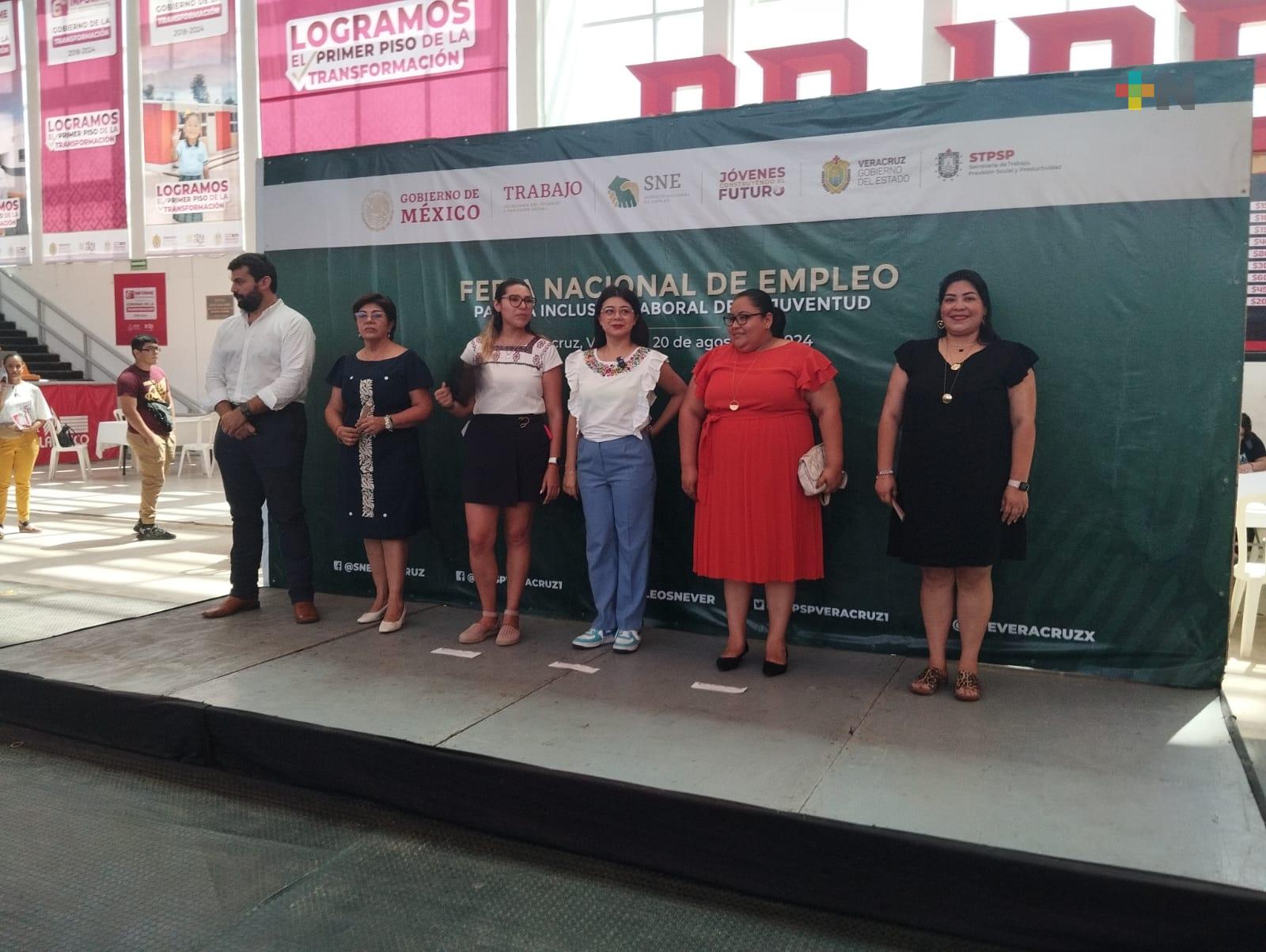 Más de 50 empresas participan en feria del empleo de la STPSP en Veracruz