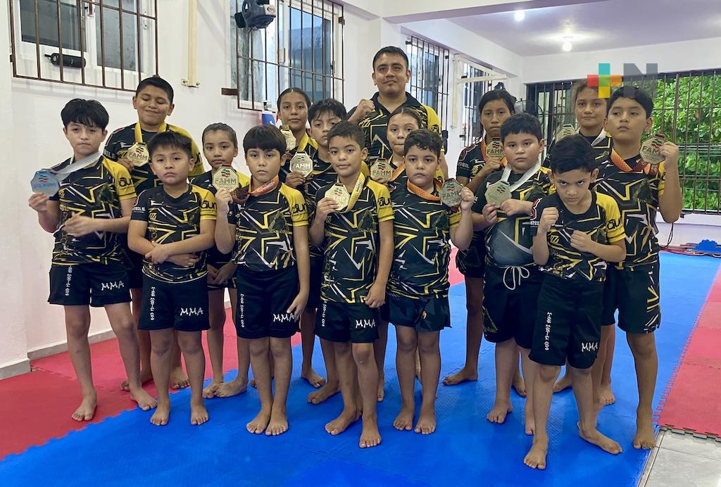 Academia Gladiadores de Coatza sobresalen en el Nacional de Artes Marciales Mixtas