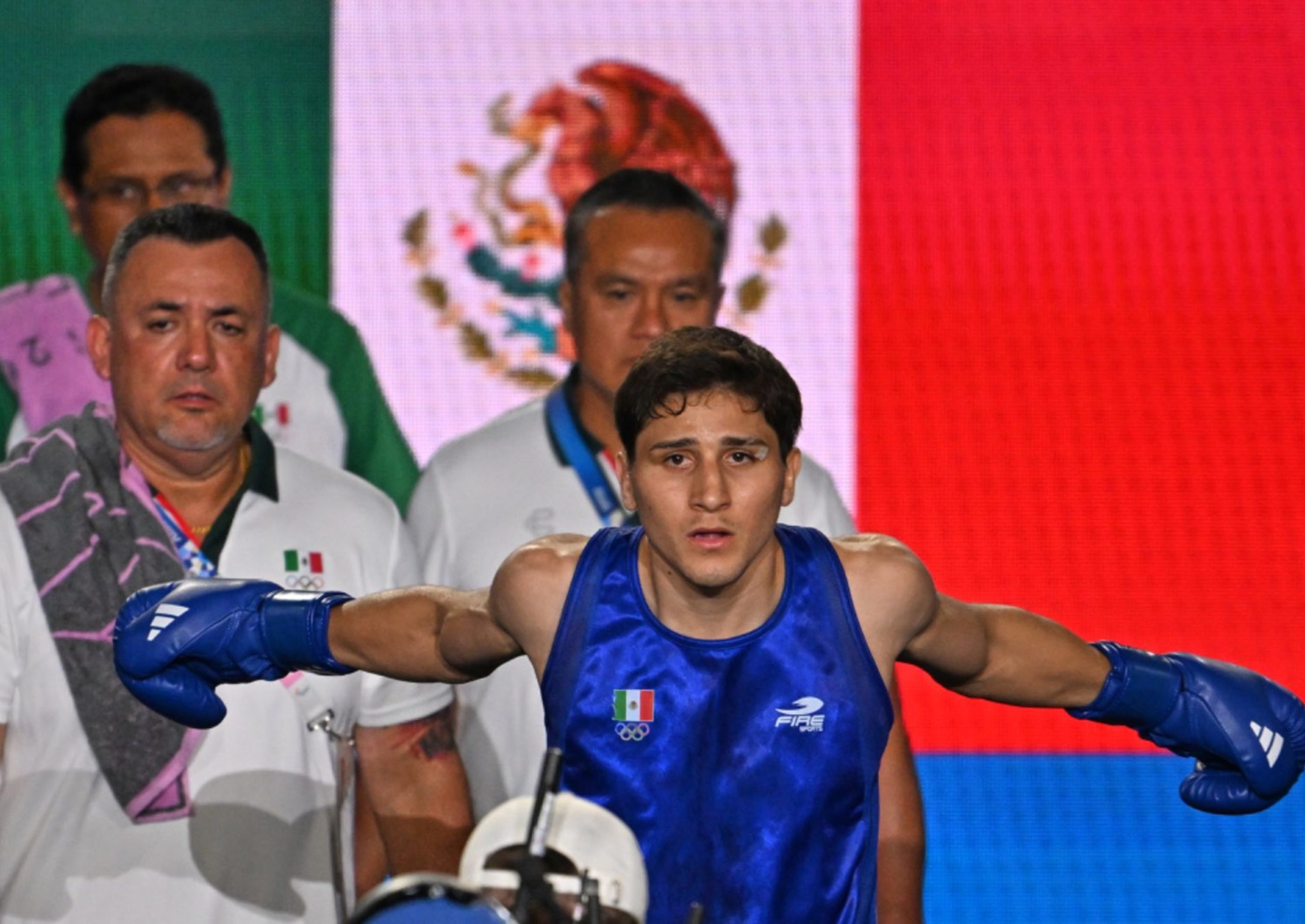 Marco Verde regresa triunfal a México; volverá al ring en julio