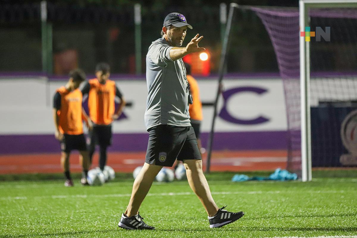 Racing de Veracruz visita a Delfines UGM