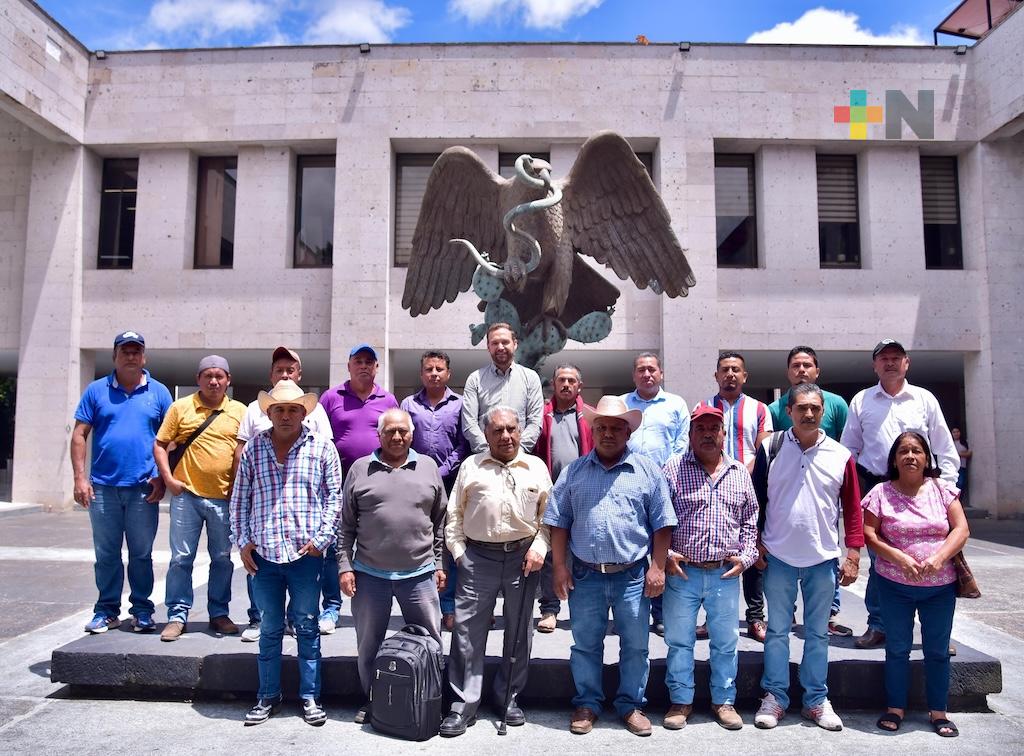 Agradecen habitantes de Atzalan gestiones de diputado Martínez Marie