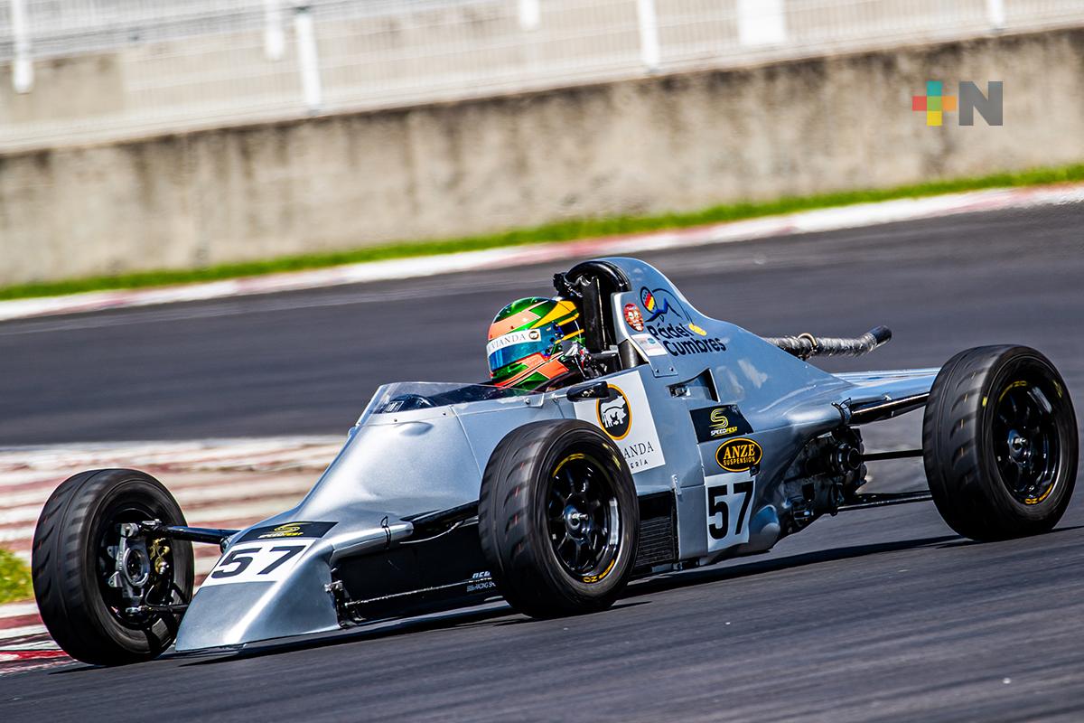 Óscar Hidalgo Jr. registra Grand Chelem en la Vintage Fórmula Ford