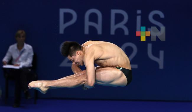 Con presea de bronce, Osmar Olvera repite hazaña en clavados mexicanos 68 años después
