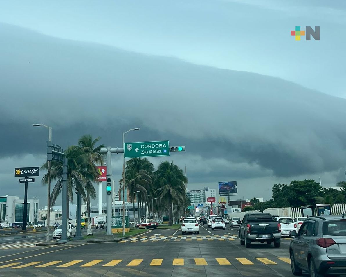 Nubes «Shelf Cloud» presagian lluvias y tormentas en Veracruz-Boca del Río