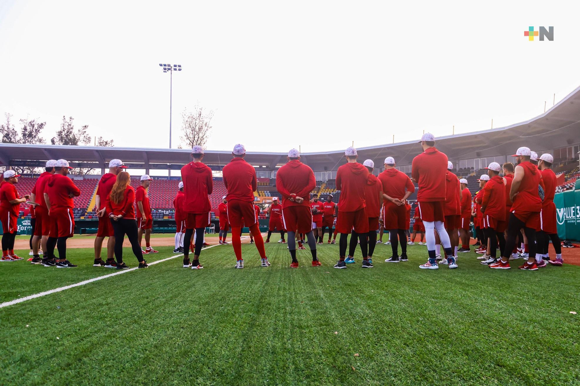 Coaches del cuerpo técnico de El Águila causan baja