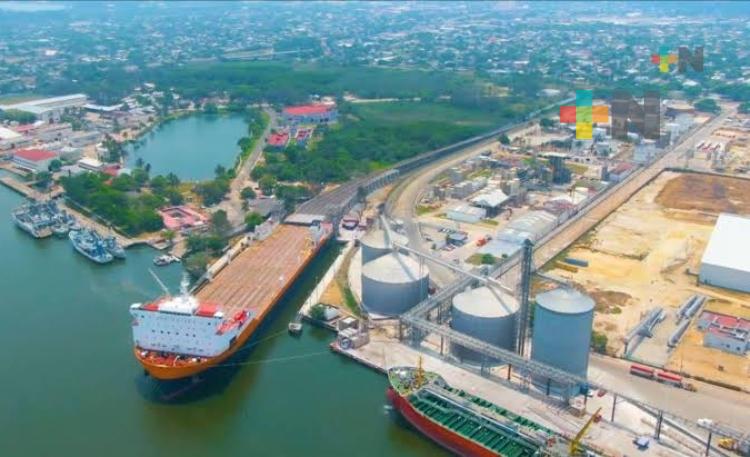 Alarma de economía mundial no afectó a movimiento de carga en el puerto de Veracruz