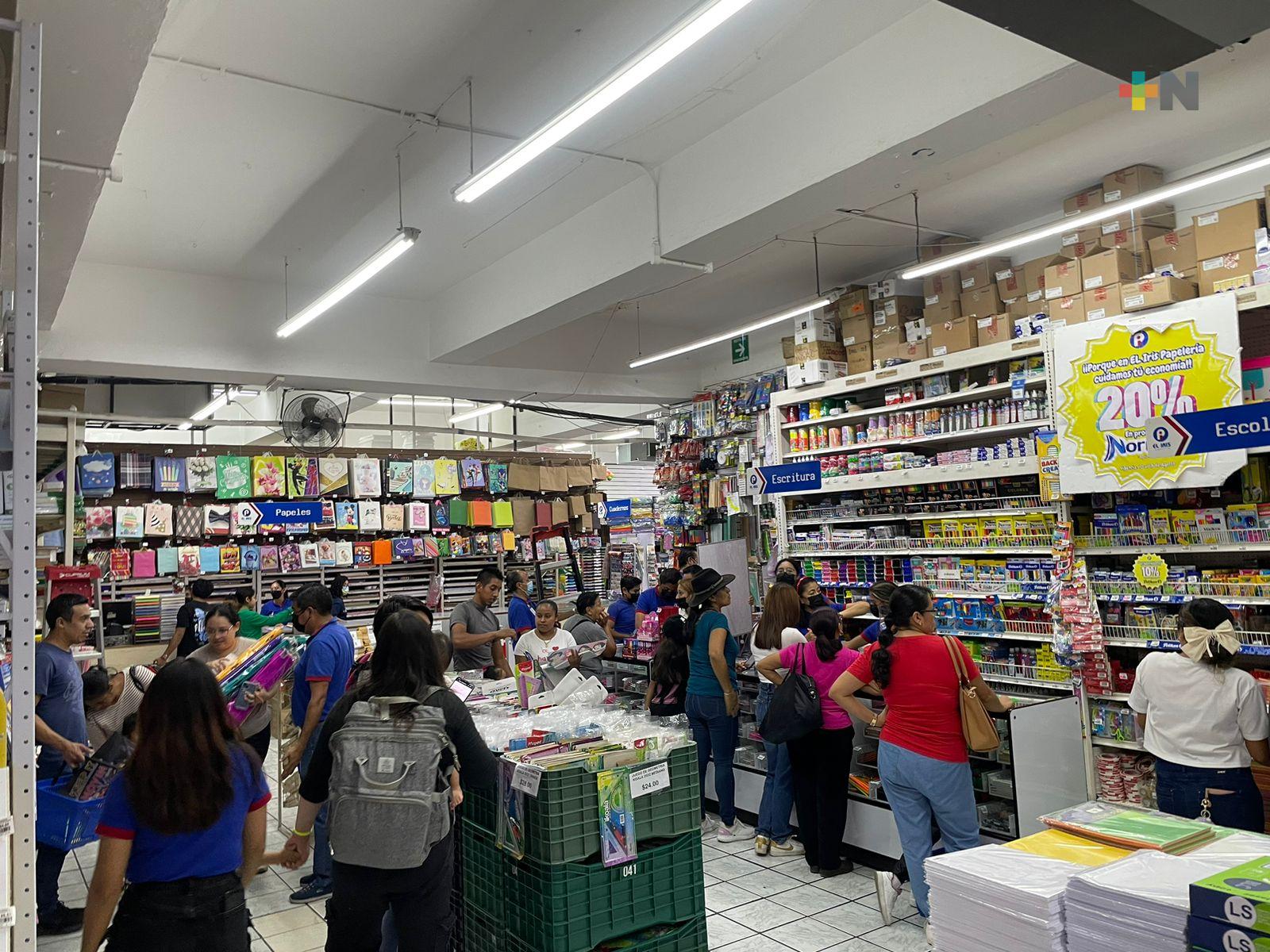 Papelerías de Xalapa extienden horarios para atender demanda de útiles escolares
