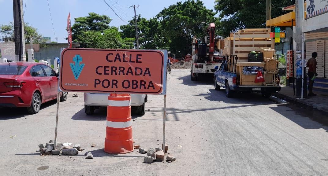 Obra en avenida del municipio de Veracruz afecta a comerciantes del lugar