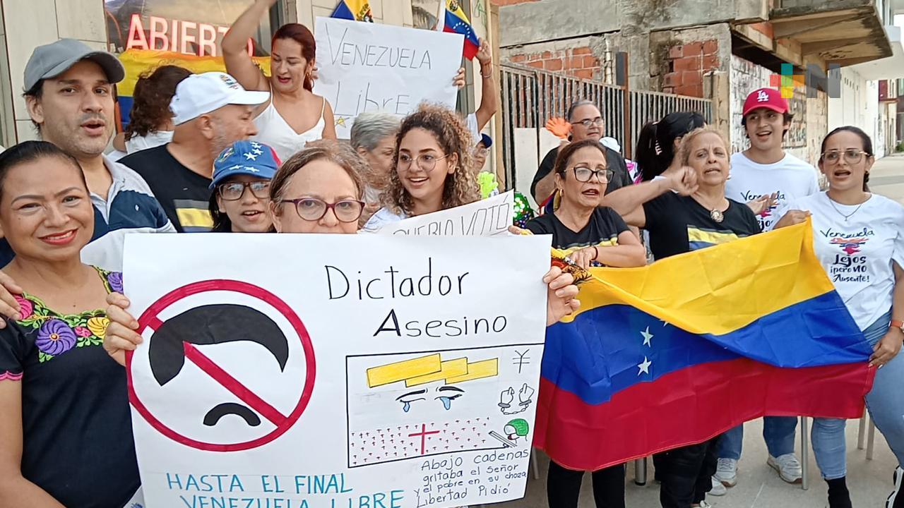 En Coatzacoalcos, venezolanos se manifiestan contra régimen de Nicolás Maduro