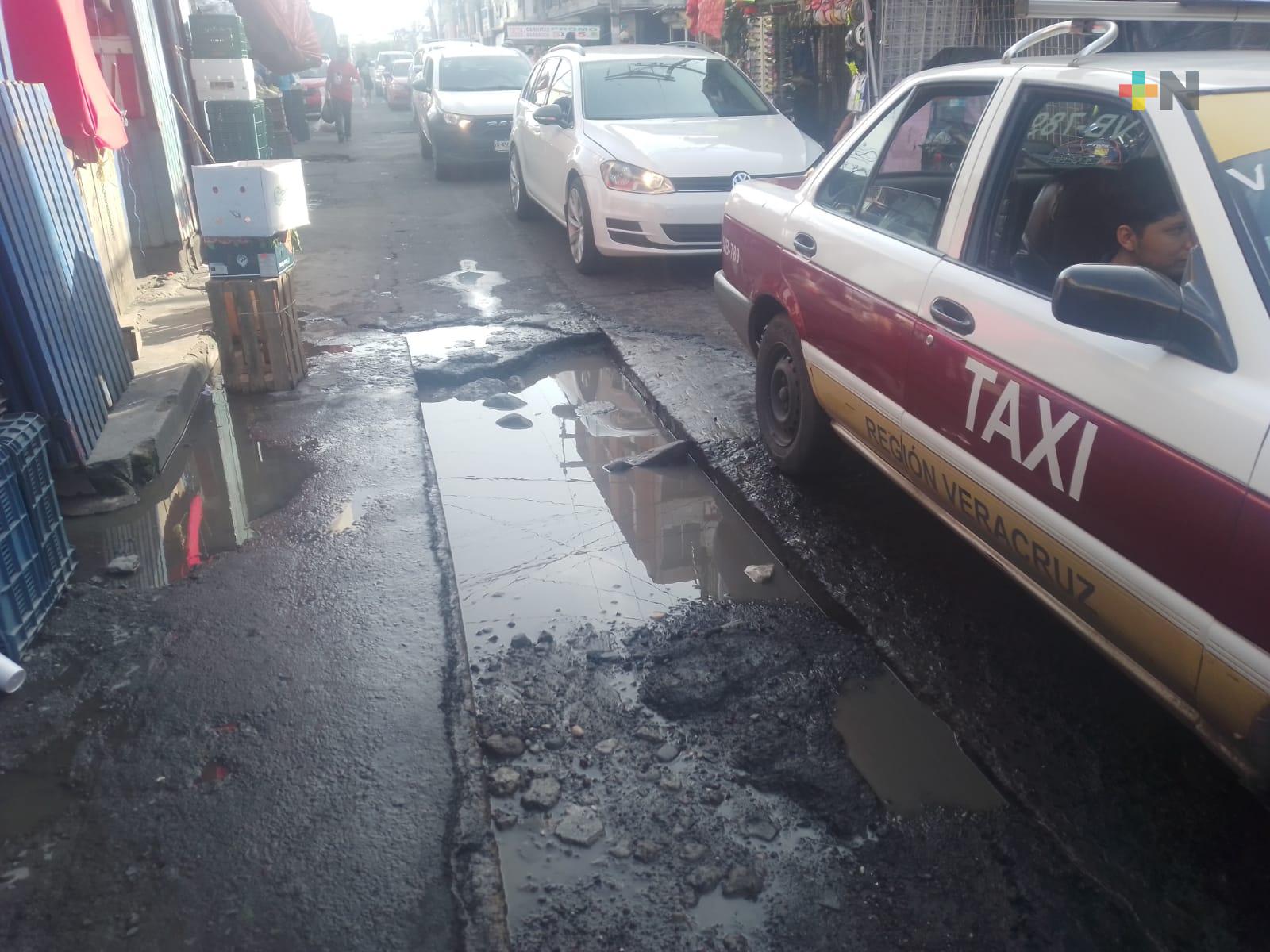En pésimas condiciones calles y avenidas del centro del puerto de Veracruz