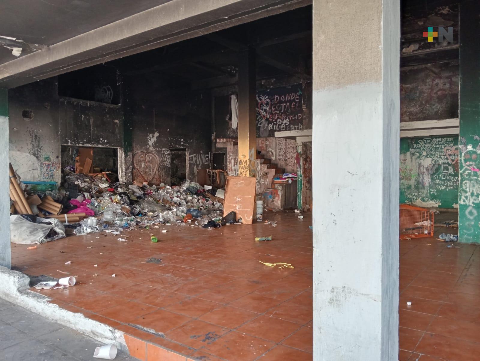 Edificio abandonado causa mala imagen a centro de Veracruz puerto