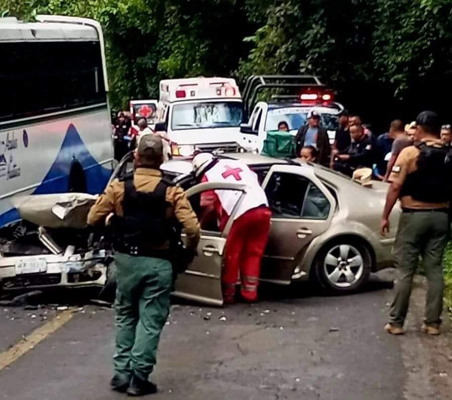 Gobierno estatal da seguimiento a la atención a personas lesionadas por accidente en Huatusco