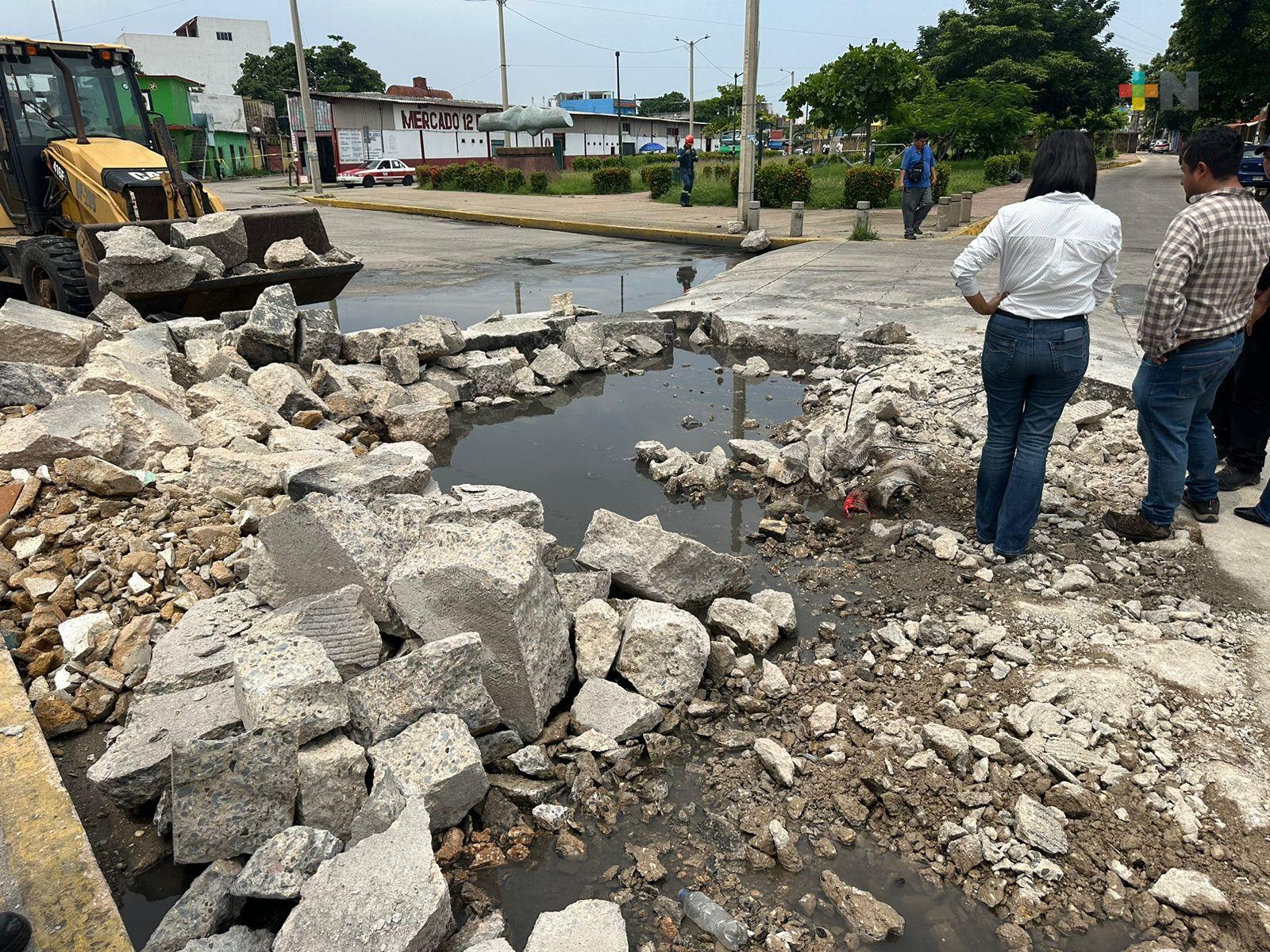 Reconstruyen topes en avenidas de Coatzacoalcos