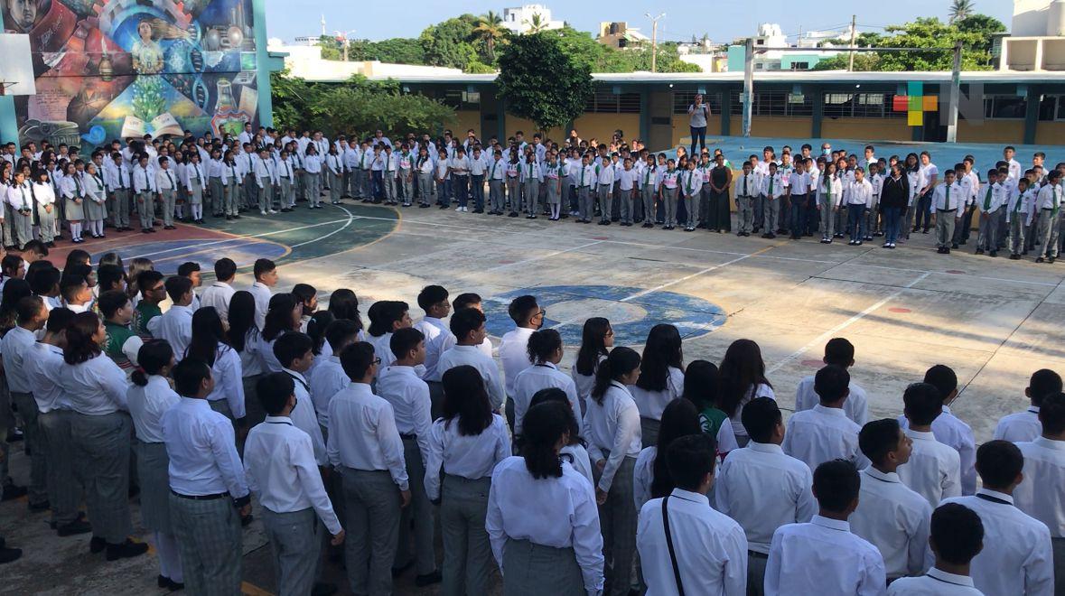 En Coatza regresaron a clases más de 71 mil estudiantes