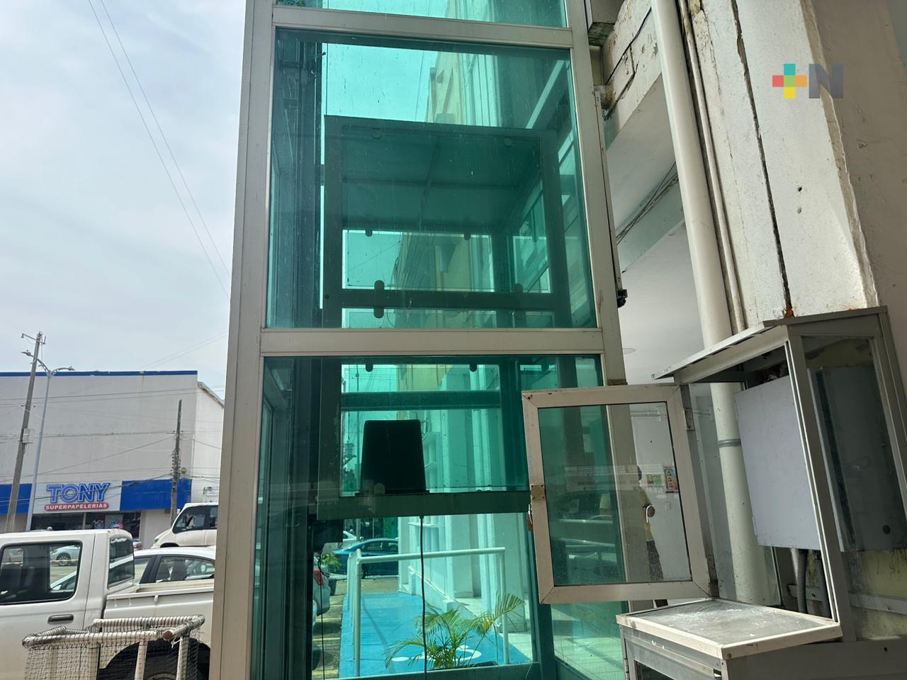 Reparado y en funcionamiento el ascensor de palacio municipal de Coatza