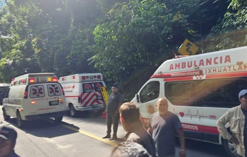 Continúan hospitalizadas ocho personas lesionadas en accidente en carretera Fortín-Huatusco