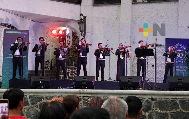 Celebró su vigésimo aniversario el Mariachi UV con magno concierto