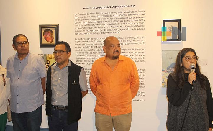 Facultad de Artes Plásticas exhibe piezas de 82 egresados