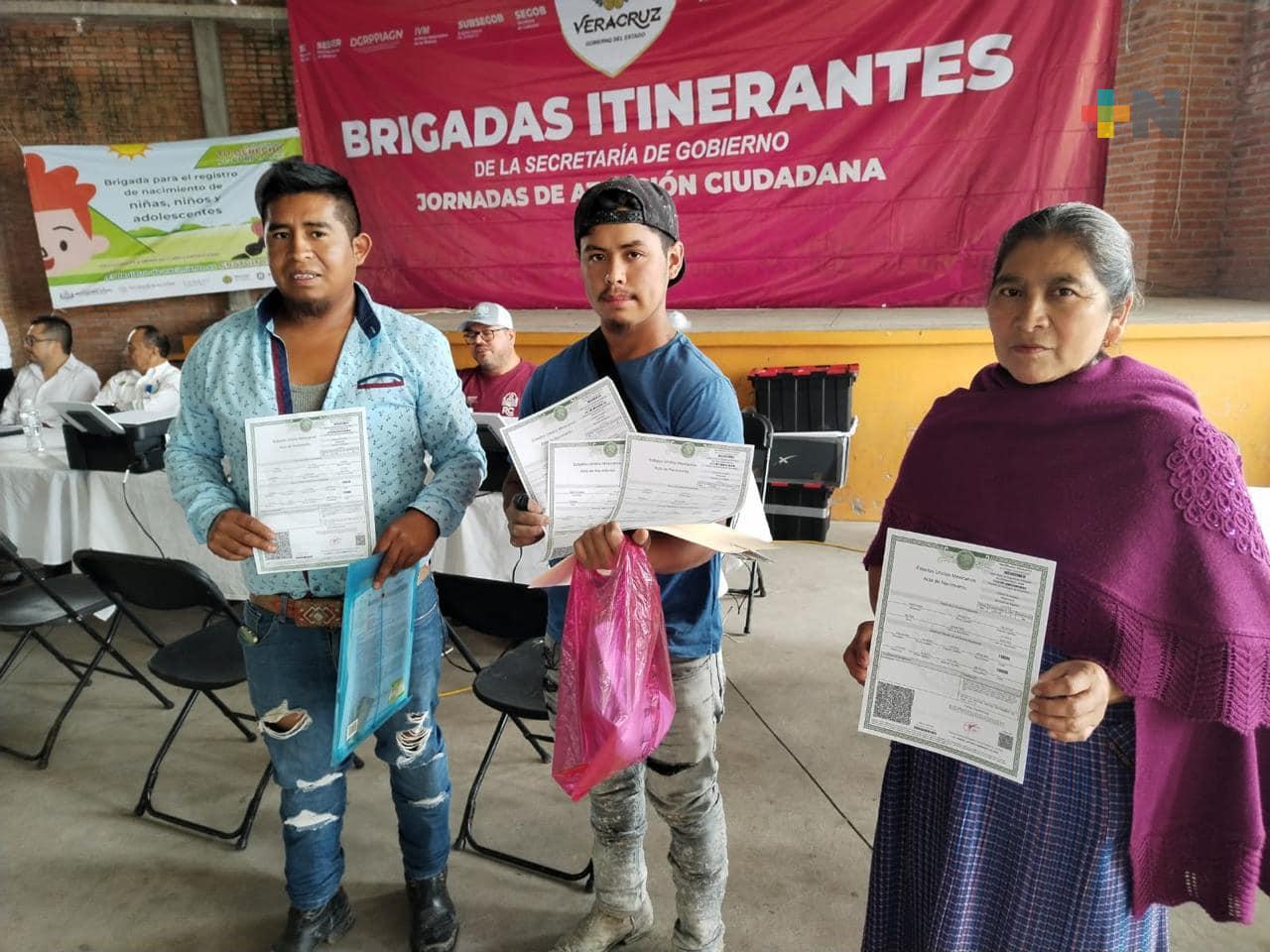 Brigadas itinerantes de Segob brindan servicios registrales gratuitos en Fortín y La Perla