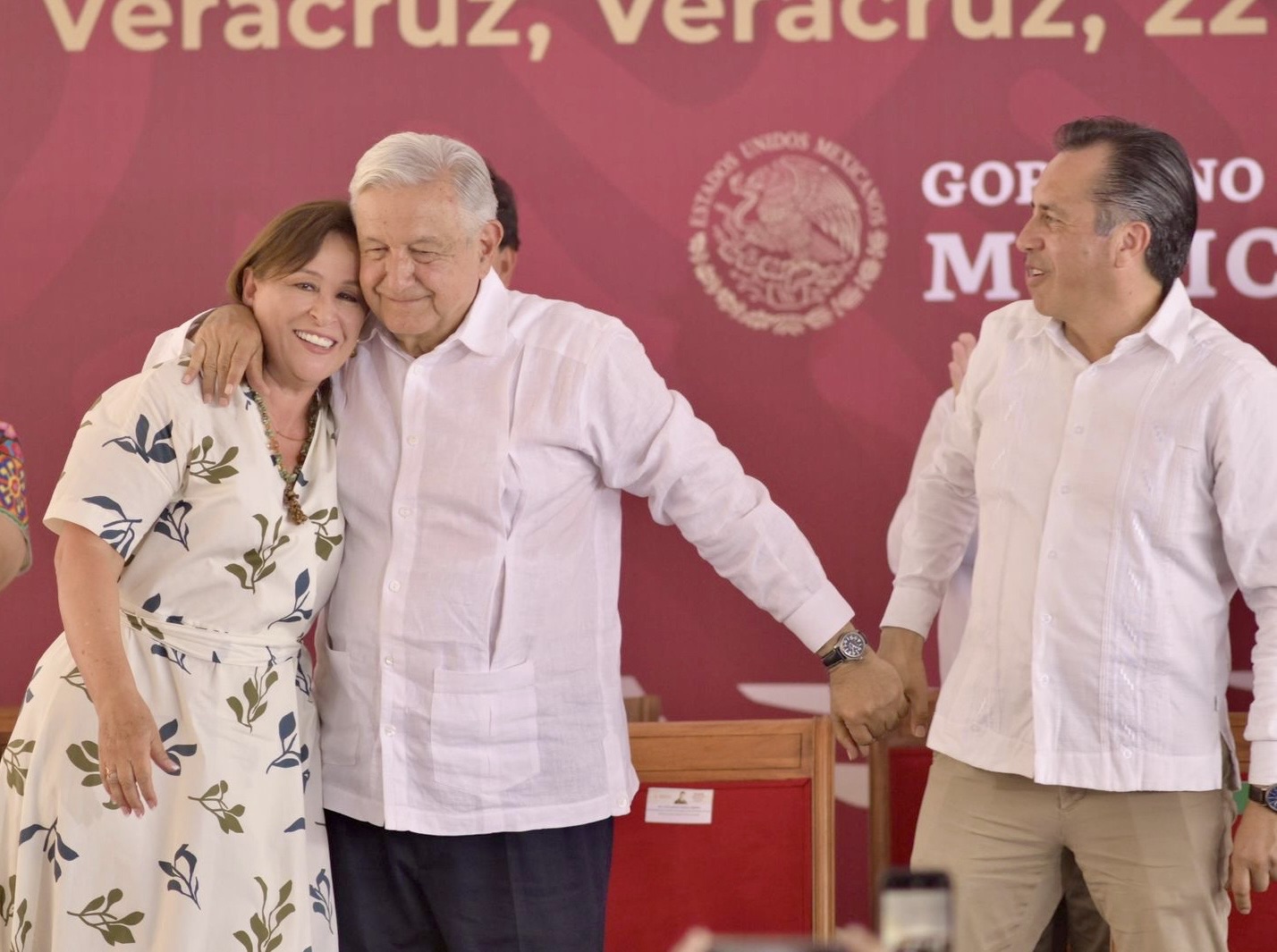 Veracruz abraza la 4T en última visita de AMLO acompañado por Rocío Nahle y Cuitláhuac García