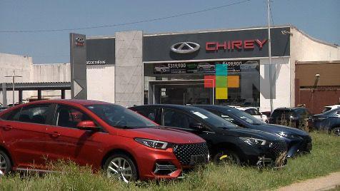 Habitantes de Coatza prefieren automóviles procedentes de China