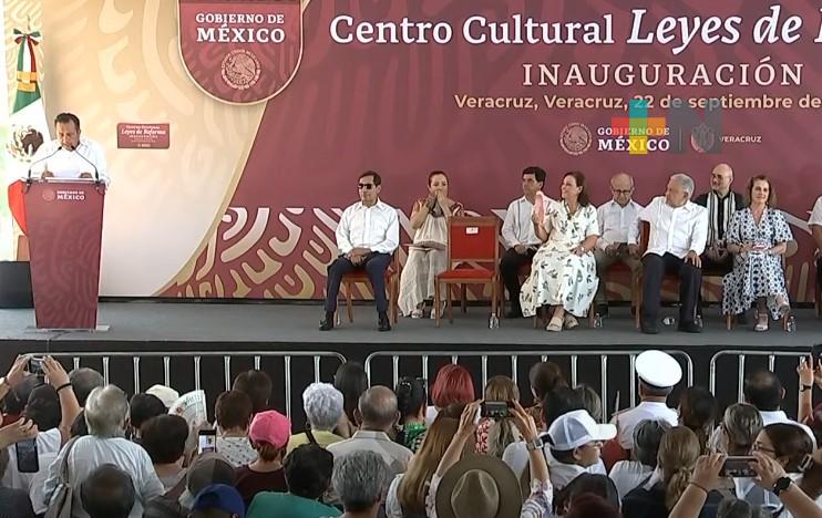 Cuitláhuac García acompaña a AMLO en inauguración del centro cultural Leyes de Reforma