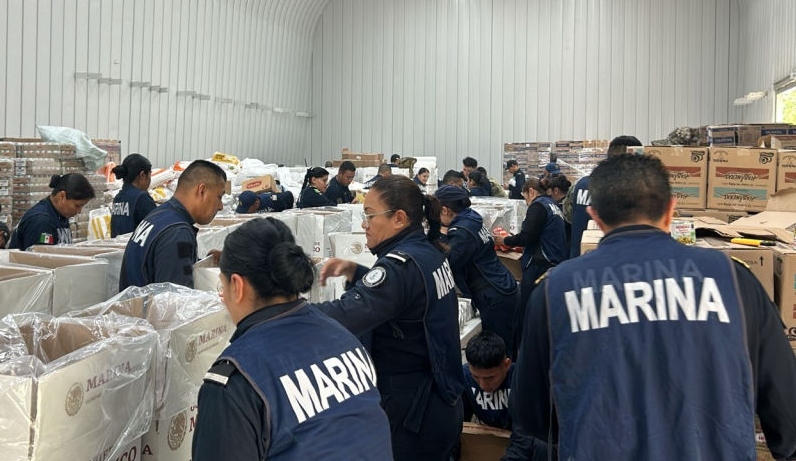 Marina traslada despensas para población afectada por huracán John