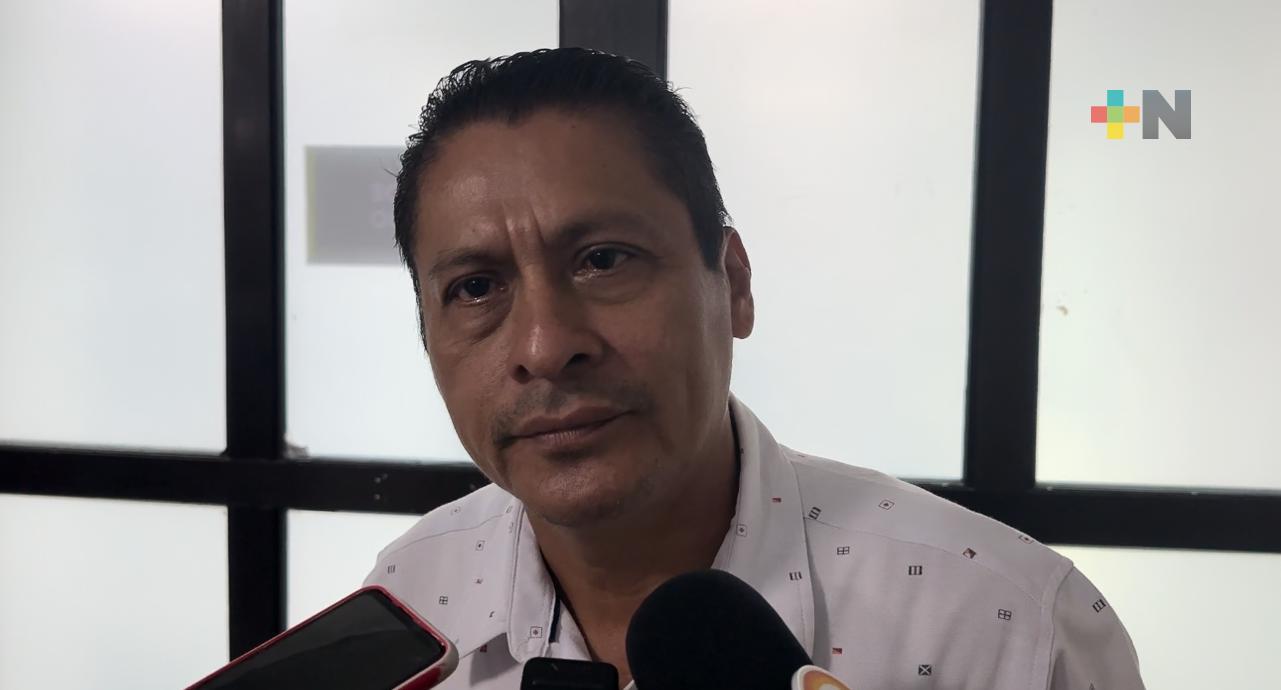 Investigan mortandad de peces en  río Texizapan; abastece a presa Yuribia