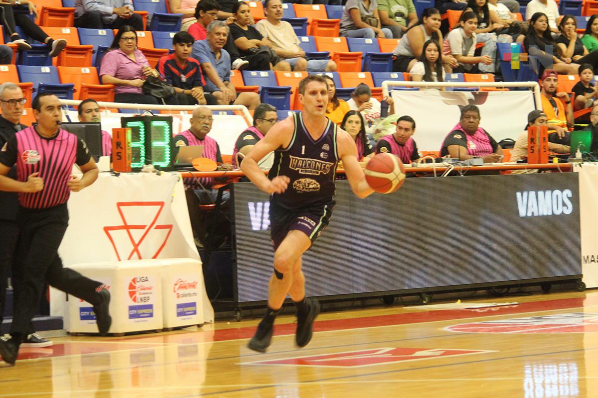 Halcones de Xalapa vence contundente a Correcaminos en el primero de la serie