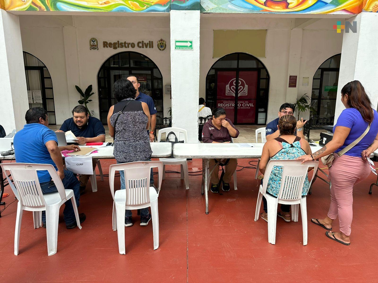 Llevan a cabo brigadas itinerantes de atención ciudadana en Coatzacoalcos