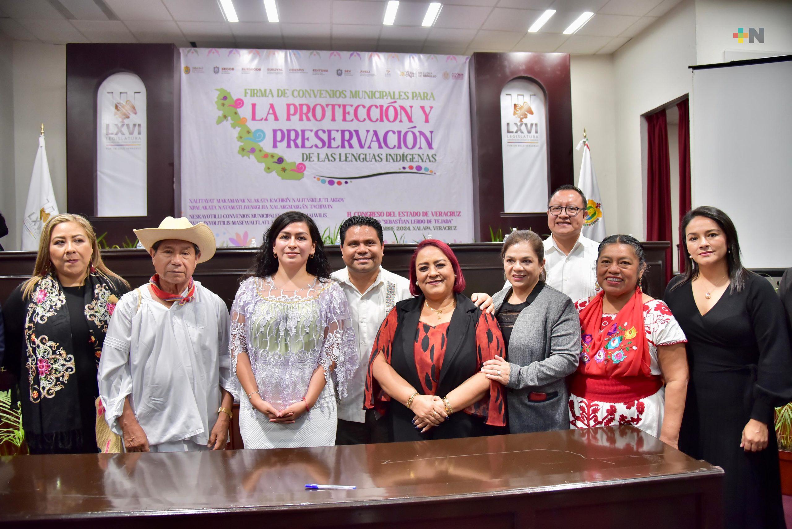 En el Congreso, firman municipios convenios en favor de lenguas indígenas