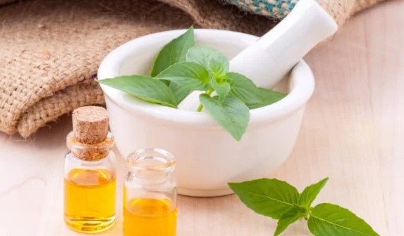 Sesver da instrucciones para preparar repelente casero contra mosquitos