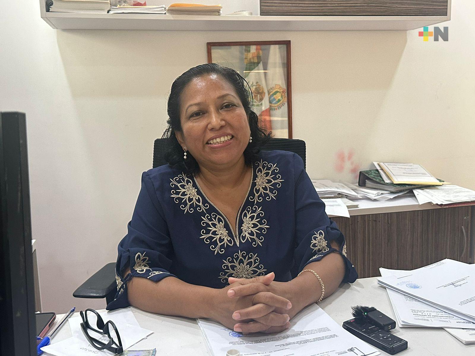 Usuarios de oficina de Hacienda en Coatza deben acudir a Mina o Nanchital por falta de sistema